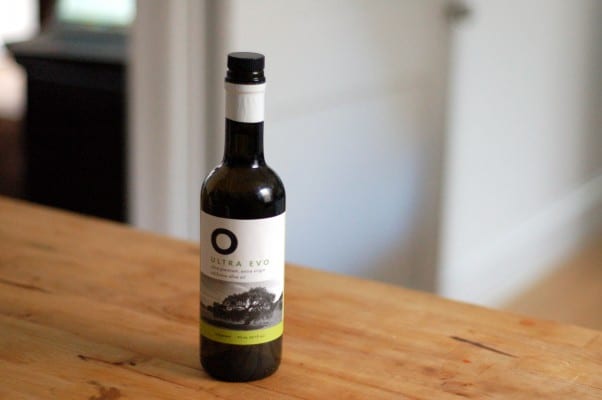 巧克力橄榄油荞麦蛋糕。巧克力蛋糕长大了。从花到茎|因为美味www.andrewtoms.com