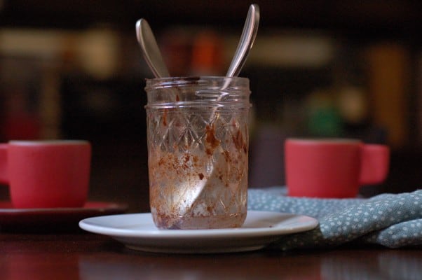 巧克力橄榄油荞麦蛋糕。巧克力蛋糕长大了。从花到茎|因为美味www.andrewtoms.com