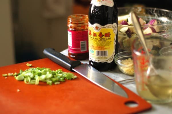 四川“鱼芳香”茄子与培根从盛开到茎|因为可口www.andrewtoms.com.