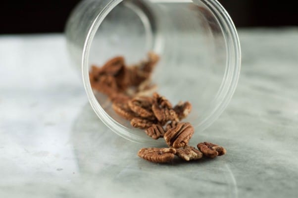 卡拉卡拉橙子鳄梨沙拉。柑橘牛油果沙拉卡拉卡拉橙子，剃茴香，牛油果，牛油果，菊苣和菊苣。一种清爽、色彩丰富、美味可口的沙拉。从开花到干|因为美味www.andrewtoms.com #无谷蛋白#素食#素食