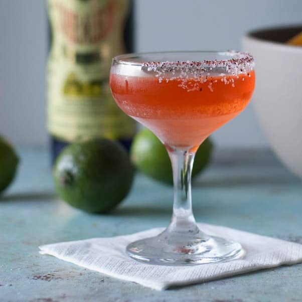 Aperol和接骨木花Margarita